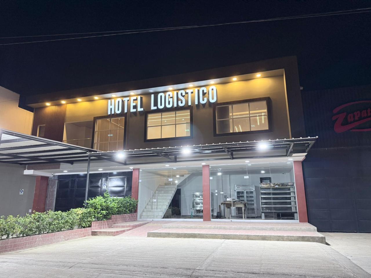 Vista exterior del Hotel Logístico en Santa Marta